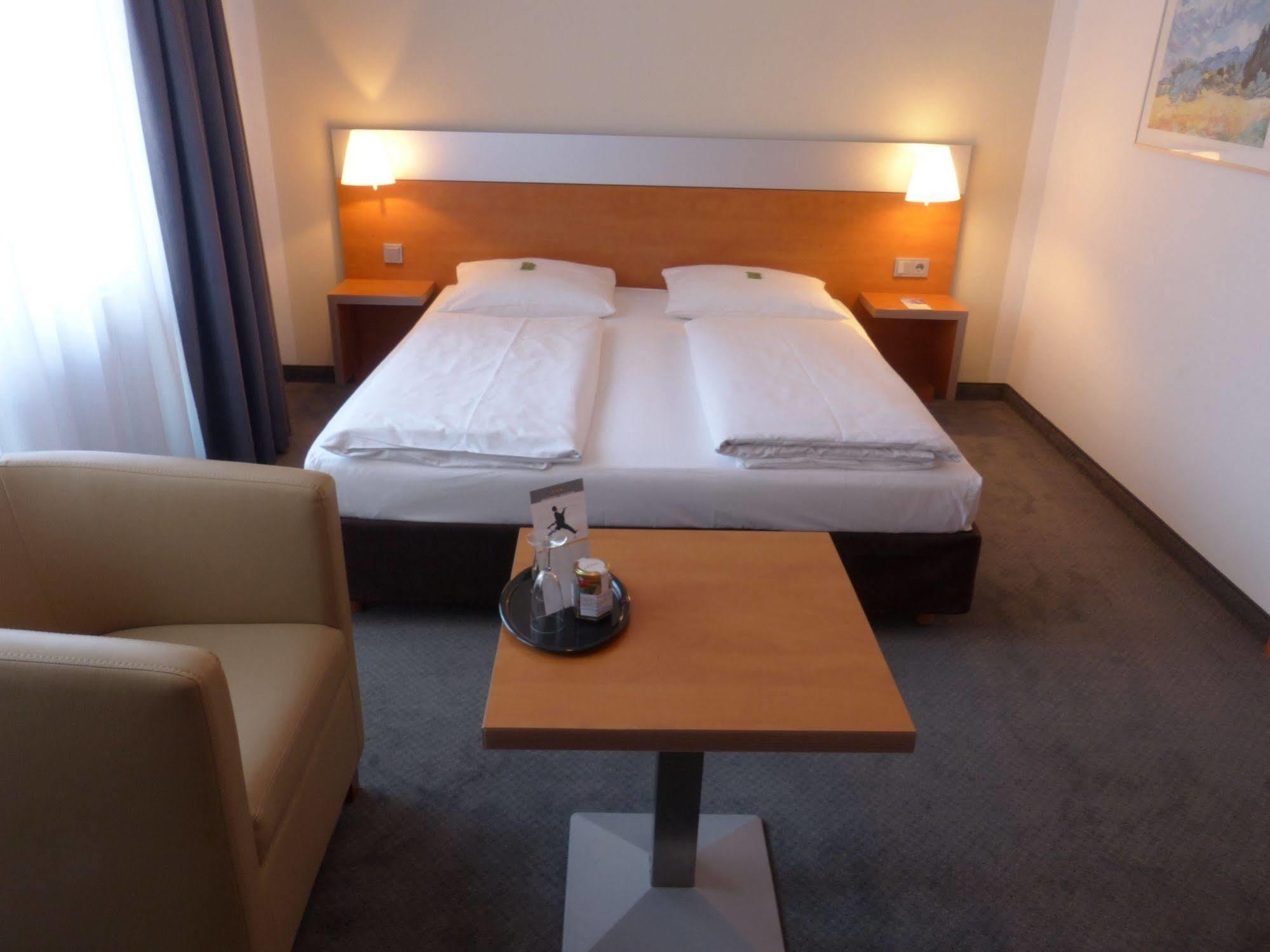 Ghotel & Living Muenchen-nymphenburg Hotel